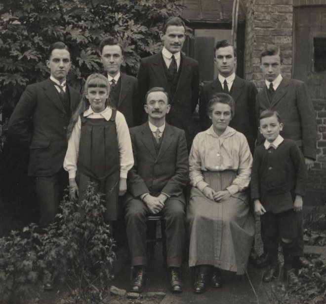 John Colverson's family, c.1918